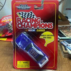 Vintage Racing Champions NASCAR Classics Charlie Glotzbach 1969 Dodge 1:64 Car